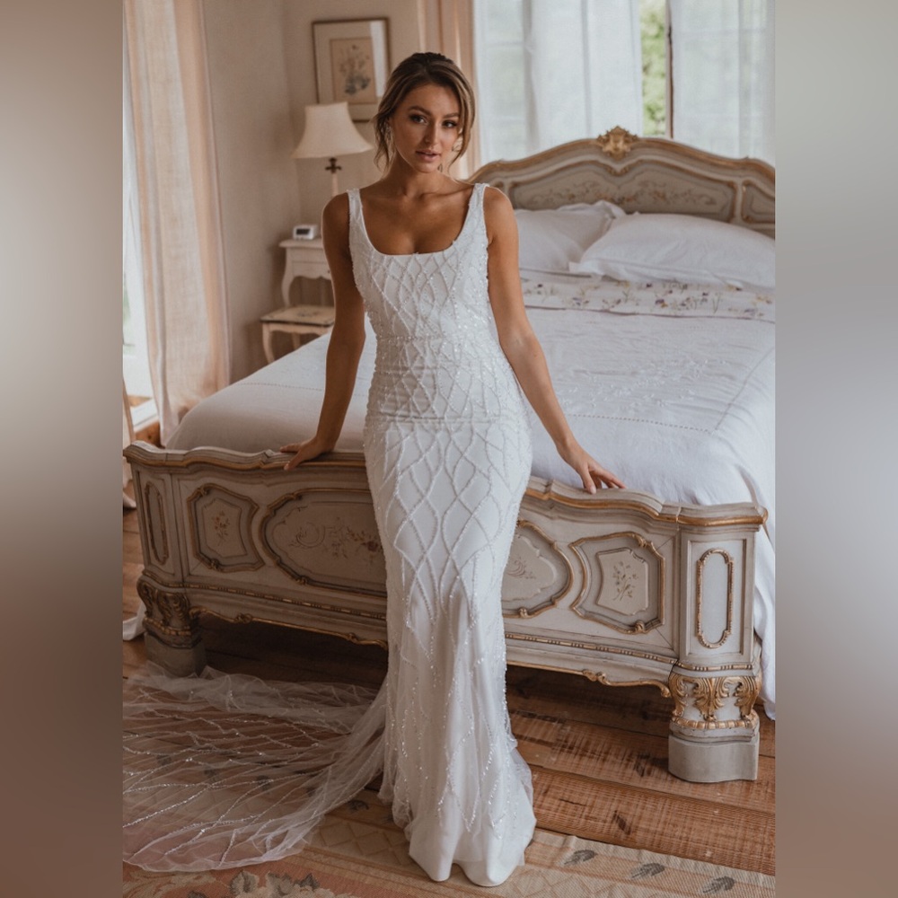 Anna Campbell River Fitted Wedding Dress ✨